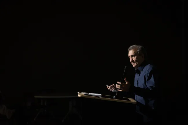 Pete Souza, former Chief White House Photographer for President’s Reagan and Obama, presents to participants at the Picture Kentucky Photojournalism Workshop in Frankfort, Ky., on Oct. 12, 2023. Photo by David Stephenson.