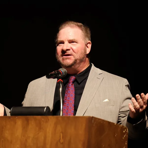 Richard A. “Rick” Green speaks at the School of Journalism and Media's Meet The Editor event on Oct. 3.