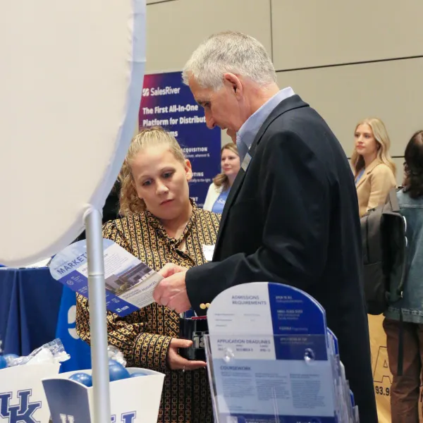 Alexandrea Shouse (left) at the Fall 2023 CI Career and Internship Fair.